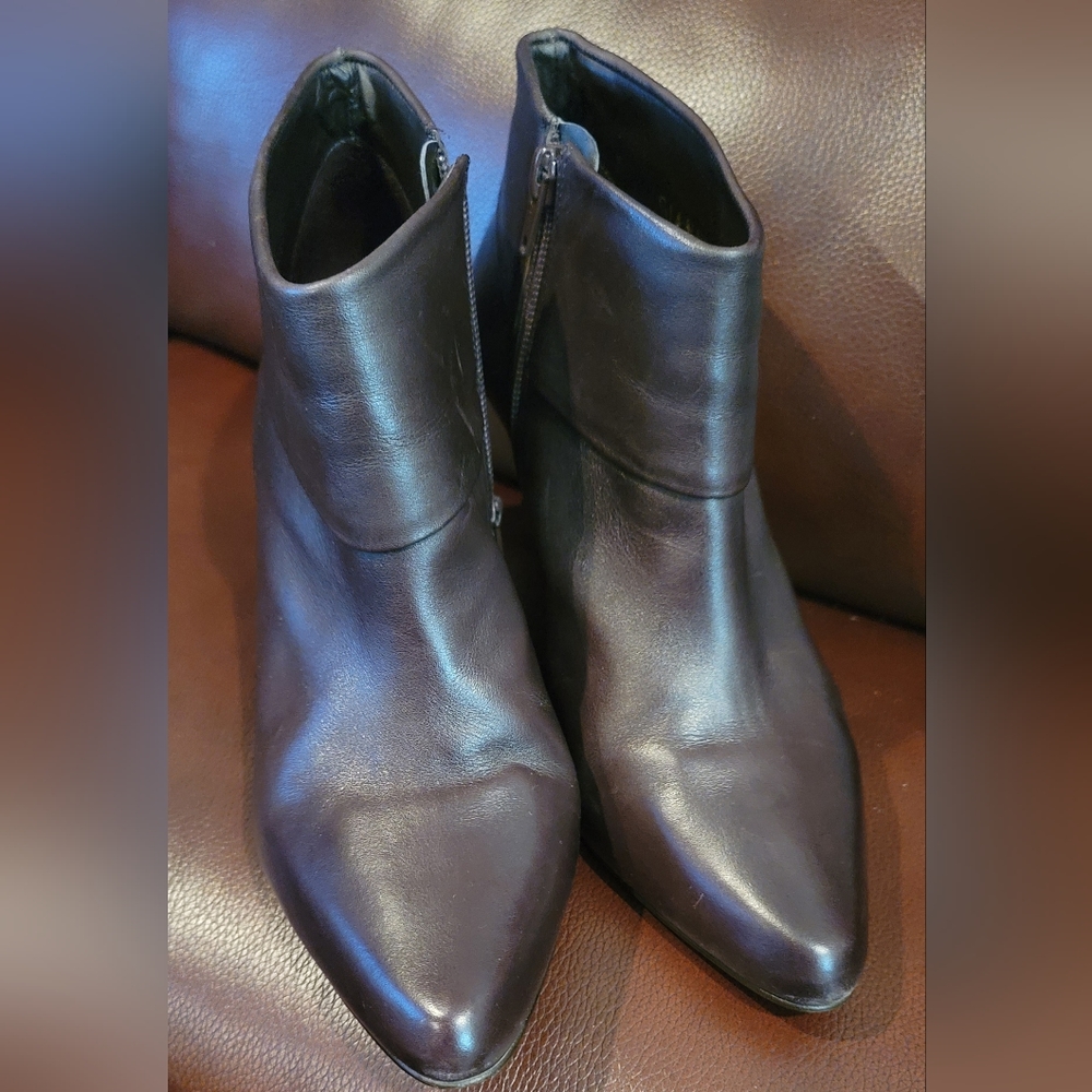 Gianni Bini brown leather ankle boots, Size 8.5M